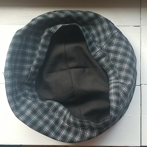 Donated*3for15 🐢Checker Pattern Beret - Picture 2 of 2